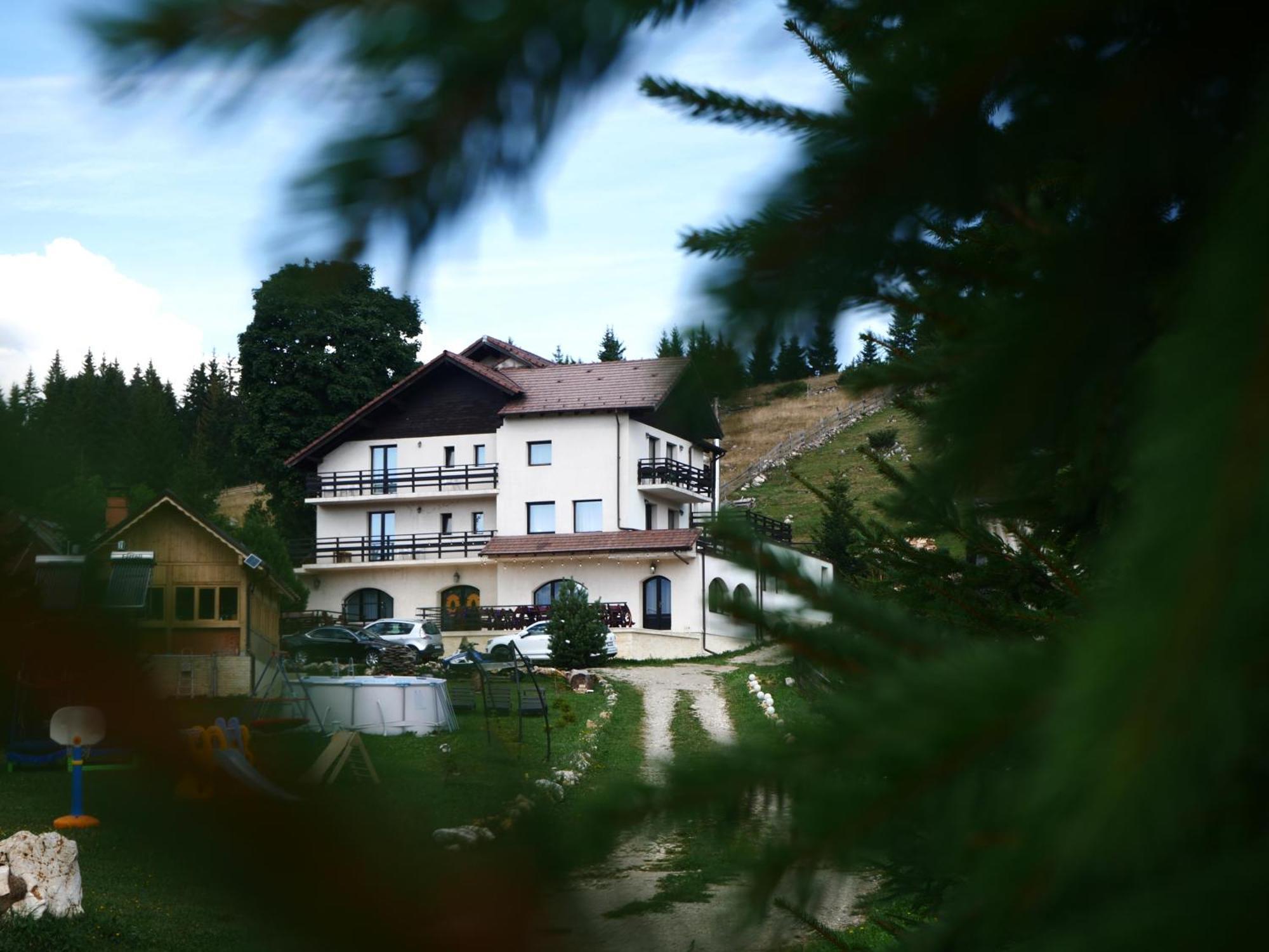 La Rocca Hotel Fundata Eksteriør billede